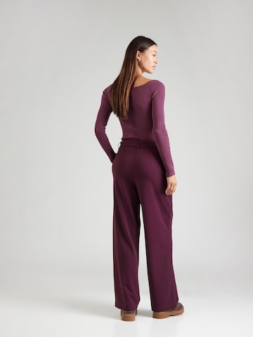 ONLY - Pierna ancha Pantalón plisado 'ONLEVI' en rojo