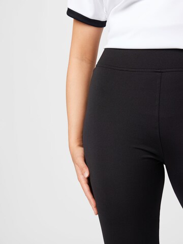 Trendyol Curve Skinny Leggings in Schwarz