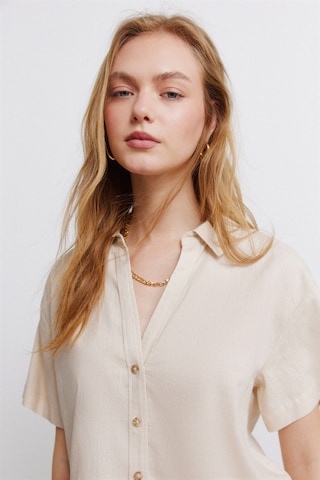 Springfield Blouse in Beige