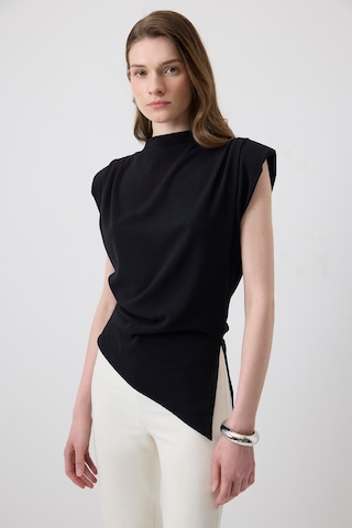 Touche Prive Blouse in Zwart: voorkant