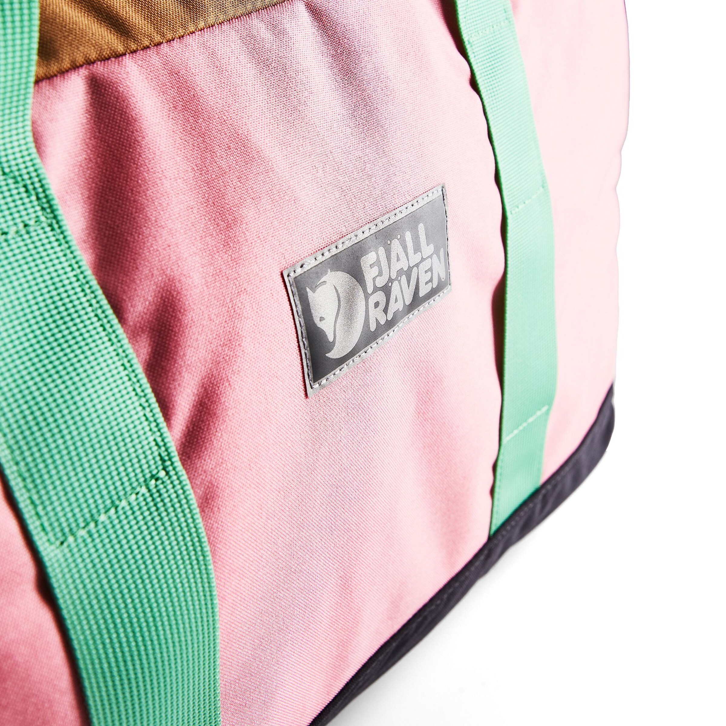 Fjällräven Weekender 'Vardag 33' in Pink