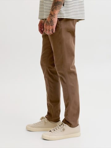 JACK & JONES Úzky strih Chino nohavice 'JPSTMARCO ADAM' - Hnedá