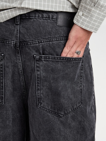 Dxnmxrk - Perna larga Calças de ganga 'DXHarri Black Wide Fit Denim Shorts' em preto