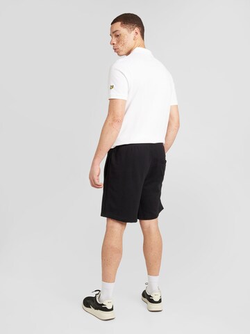 Superdry Regular Shorts 'Essential' in Schwarz