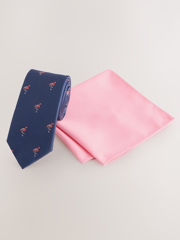 Next Set: Krawatte und Einstecktuch in Blau