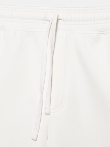 Pull&Bear Широка кройка Панталон в бяло