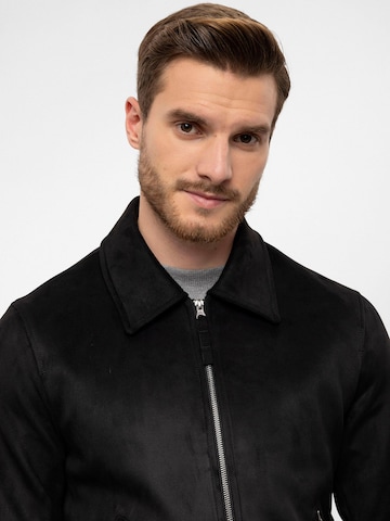 Antioch Between-season jacket in Black