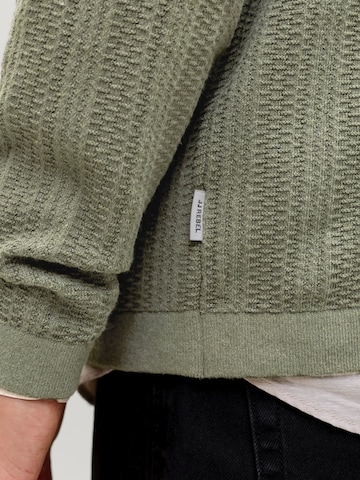 JJ Rebel Sveter 'JREBSTANCE' - Zelená