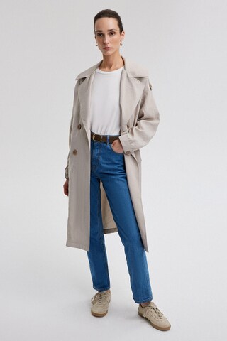 Touche Prive Between-seasons coat in Grey