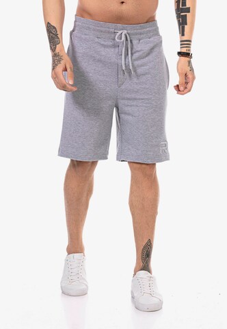 Redbridge Regular Pants 'Lincoln' in Grey: front