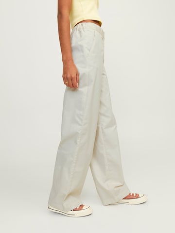 Wide leg Pantaloni 'CALI' di JJXX in beige