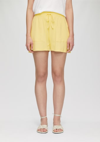 Regular Pantalon QS en jaune : devant