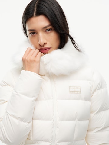 Giacca invernale di Tommy Jeans in bianco