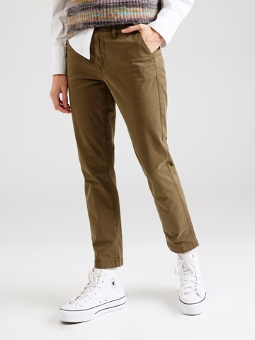 Superdry Slim fit Chino trousers in Green: front