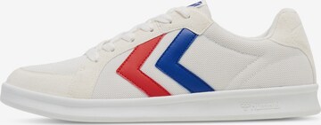 Hummel Sneakers in White: front