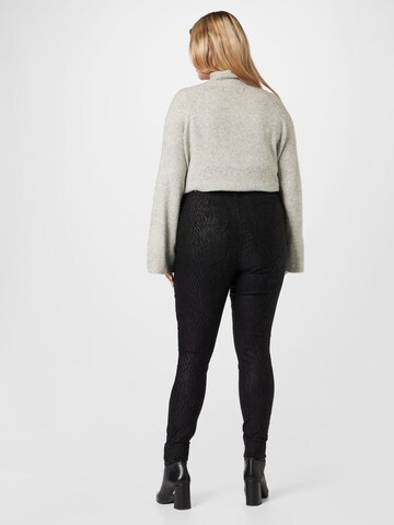 Vero Moda Curve Slimfit Kalhoty 'SOPHIA' – černá