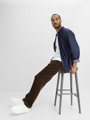 Regular Pantalon bonprix en marron
