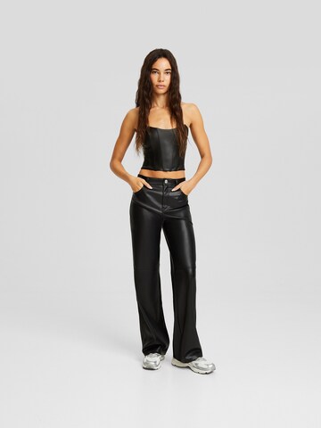 Regular Pantaloni de la Bershka pe negru