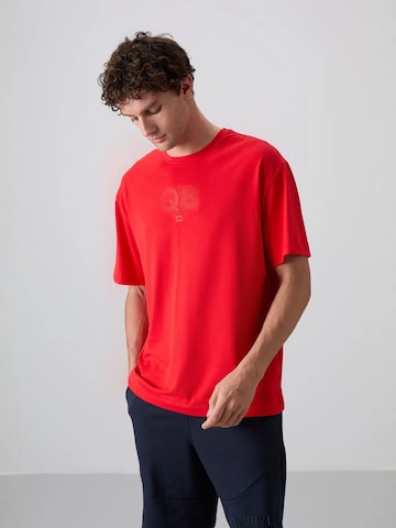 Tommy Life Shirt in Red: front