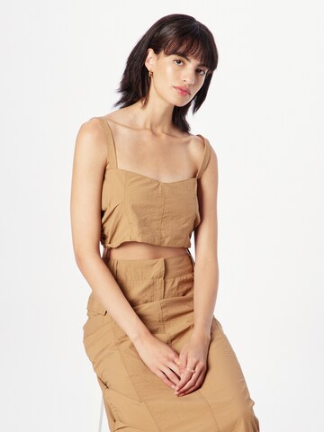 Top di Nasty Gal in grigio: frontale