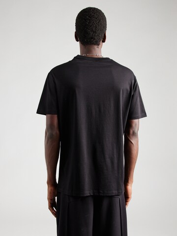 ARMANI EXCHANGE T-shirt i svart
