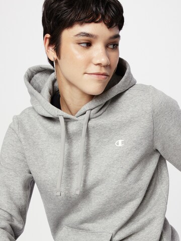 Champion Authentic Athletic Apparel Sweatshirt i grå