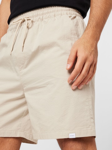 Loosefit Pantaloni di Les Deux in beige