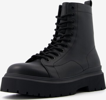 Bershka Lace-Up Boots in Black: front