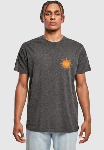 T-Shirt 'Soleil' Mister Tee en gris : devant