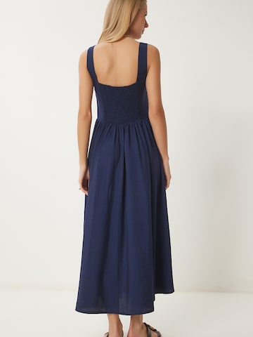 Happiness İstanbul Sukienka w kolorze niebieski