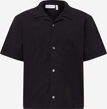 Coupe regular Chemise 'Charlie' WEEKDAY en noir : devant