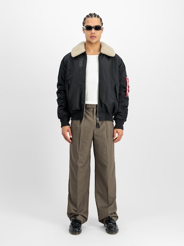 ALPHA INDUSTRIES Демисезонная куртка в Черный
