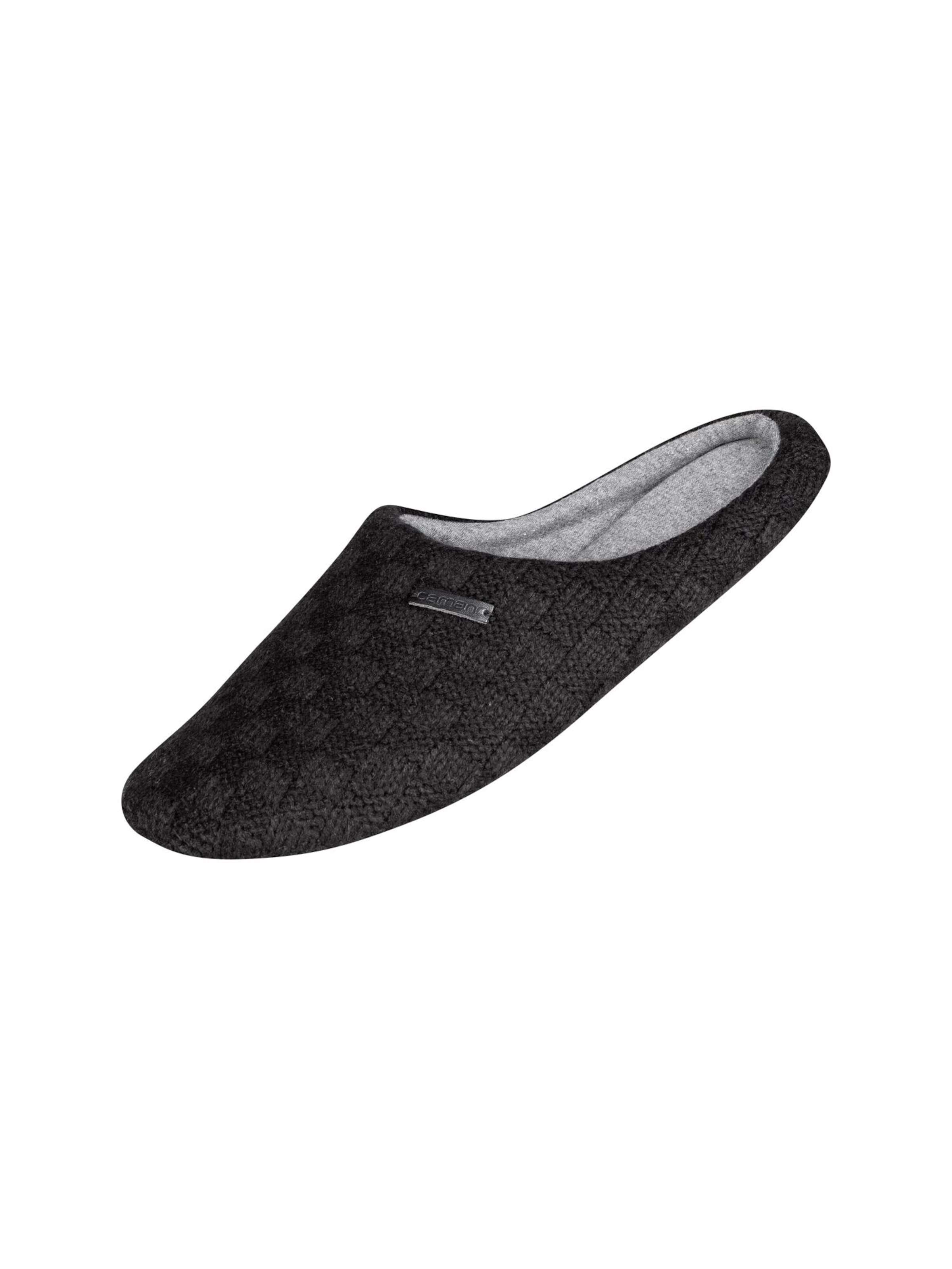camano Slipper in Black: front
