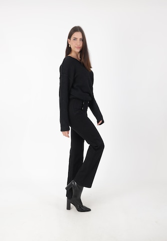 Elara Boot cut Jeans in Black