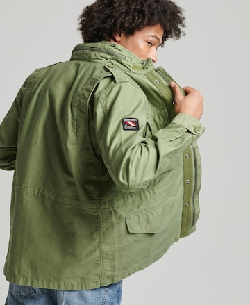 Veste mi-saison Superdry en vert