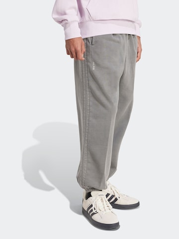 ADIDAS SPORTSWEAR Tapered Sportnadrágok 'A SZN' - szürke: elől
