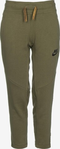 Regular Pantalon de sport Nike Sportswear en vert : devant