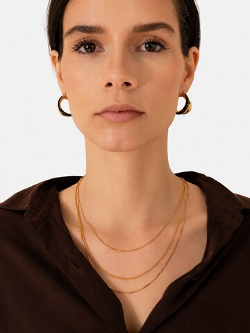 RteRme Necklace 'Thesira' in Gold: front