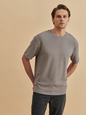 T-Shirt 'Nils' DAN FOX APPAREL en gris : devant