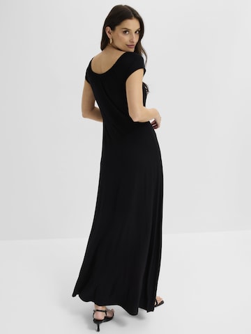 Rochie de la bonprix pe negru