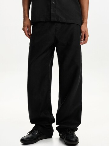 Wide leg Pantaloni di Bershka in nero: frontale