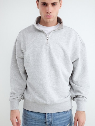 BALMOHK Collegepaita värissä harmaa: etupuoli