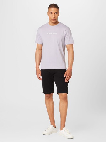 Maglietta 'Hero' di Calvin Klein in grigio