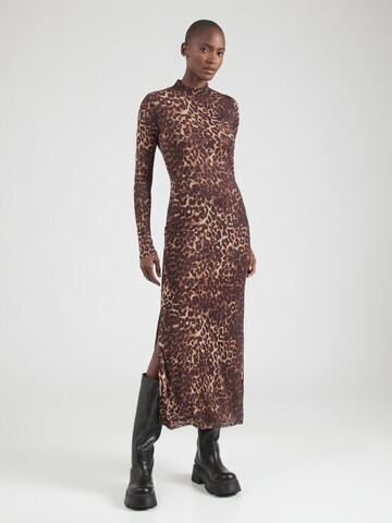 Harper & Yve Dress in Brown: front