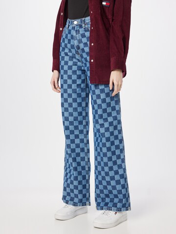 Tommy Jeans - Perna larga Calças de ganga 'Claire' em azul: frente