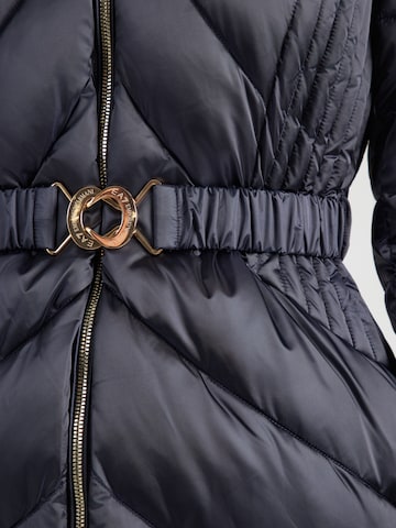 Cappotto invernale di EA7 Emporio Armani in blu