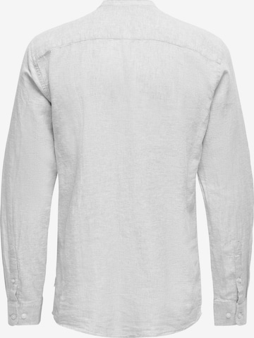 Coupe slim Chemise 'Caiden' Only & Sons en blanc