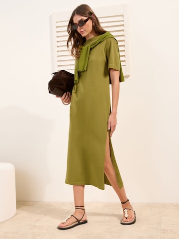 Friends Like These Платье в Зеленый