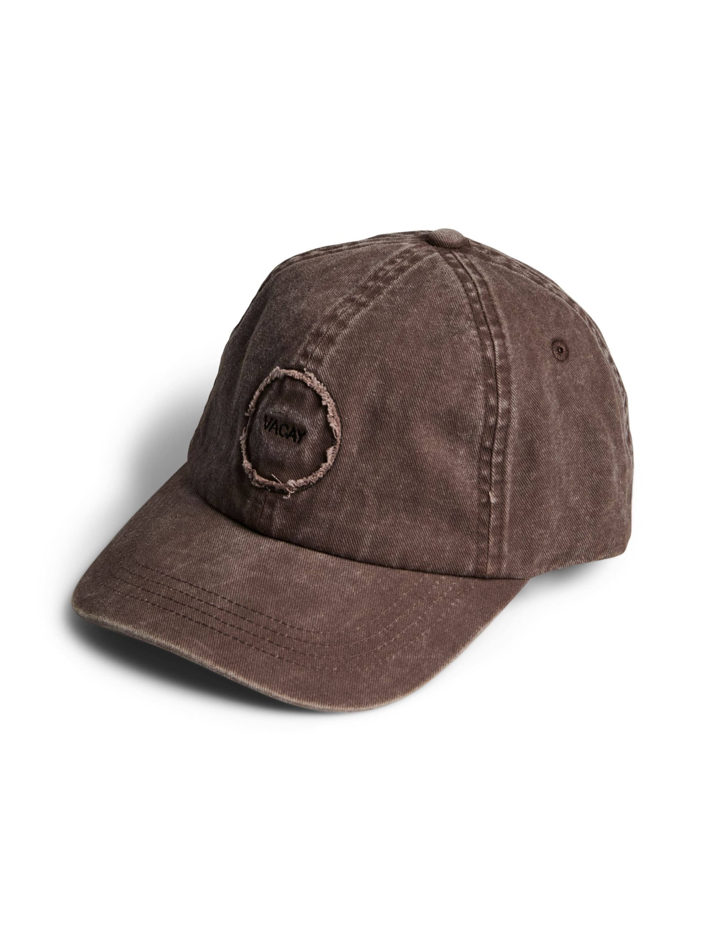 PIECES Cap in Brown: front