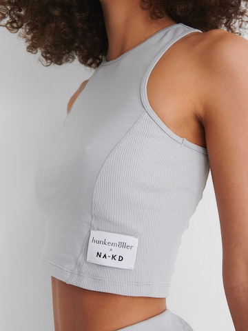 Camicia da notte 'Avia' di hunkemöller x NA-KD in grigio